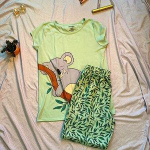 Cyan colored pajama set. Amazing for 2 best friends!